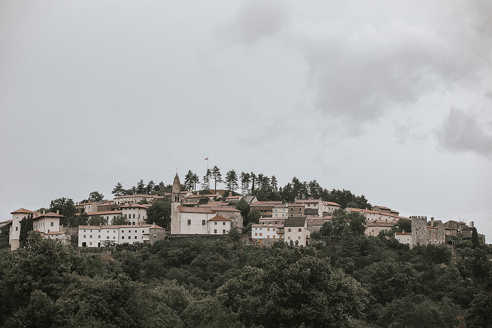 Adrijana-Ziga-DImec-Stanjel-Gregoric-porocni_fotograf0001